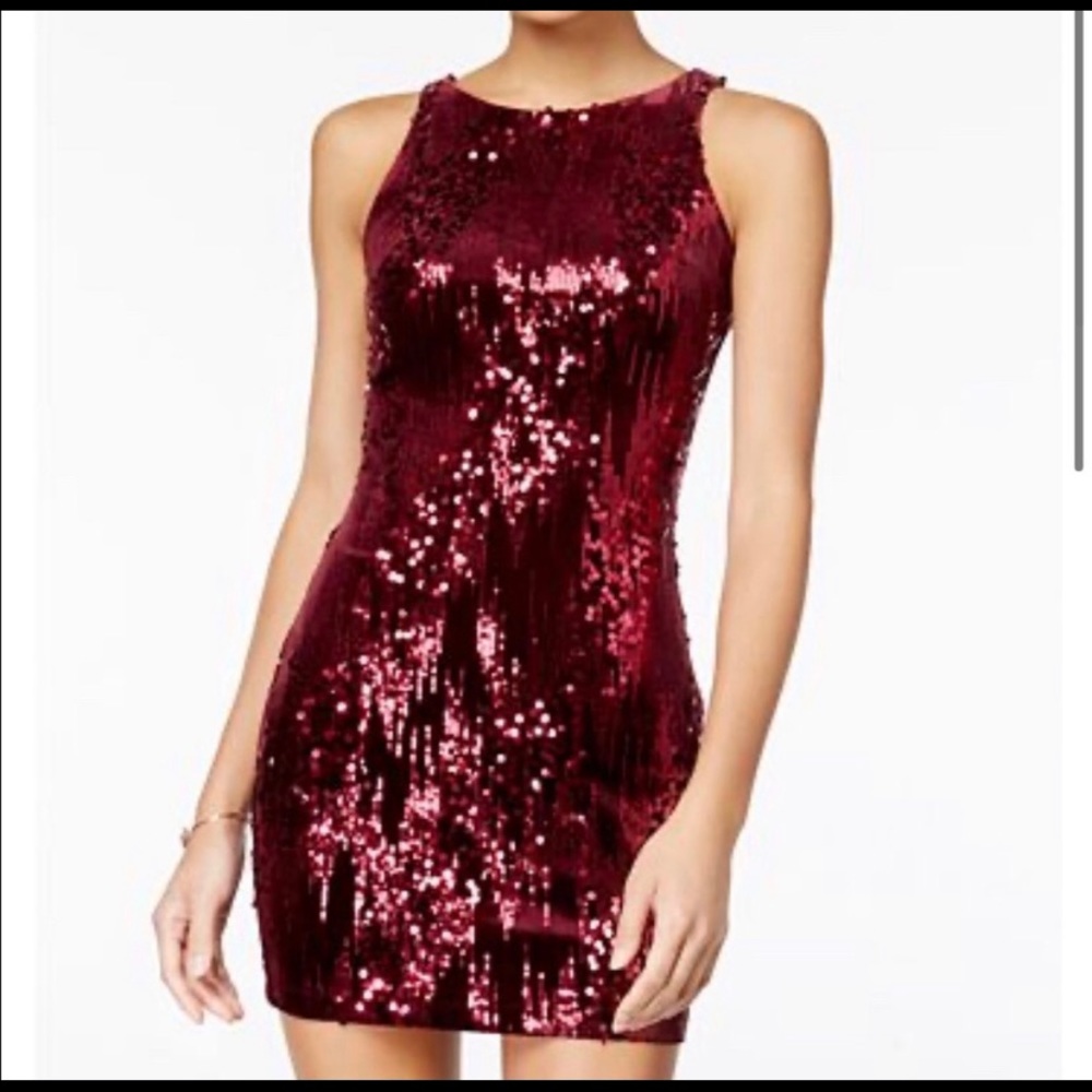 Emerald Sundae Sleeveless Red Sequin Dress Large